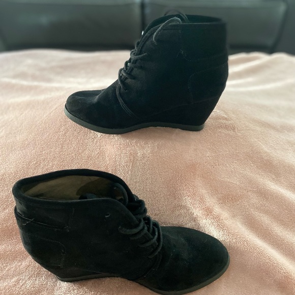 Madden Girl Size 6 Black Lace Up Booties - Picture 2 of 5